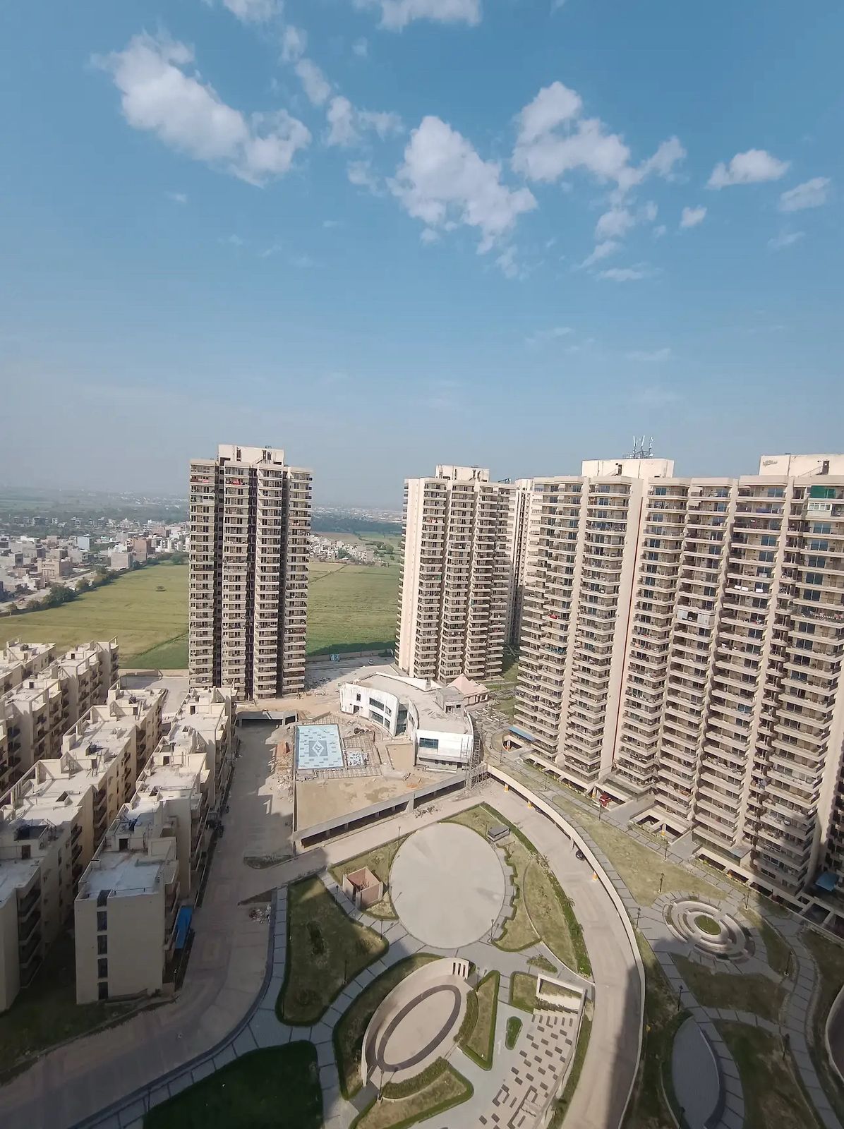 2 and 3 BHK flats near Buddh International Circuit, Yamuna Expressway